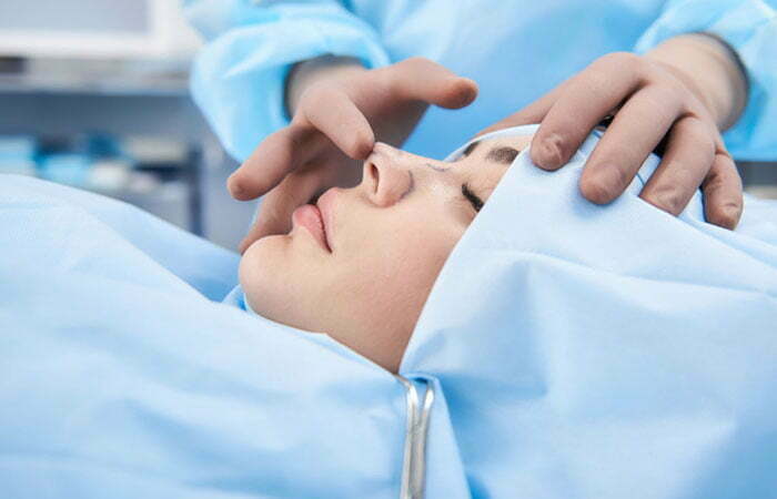 مراحل جراحی بینی در اتاق عمل